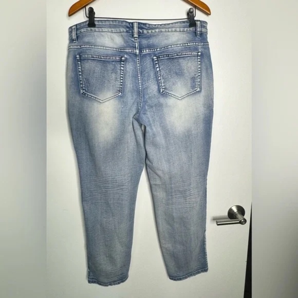 Juliette | Mid Rise Embroidered Beaded Rhinestone Distressed Denim Jeans 12 - Picture 5 of 10